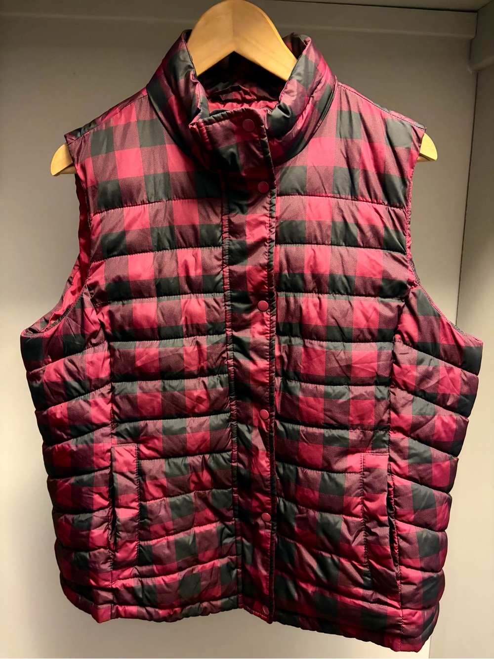 GAP Plaid Quilted Puffer Vest